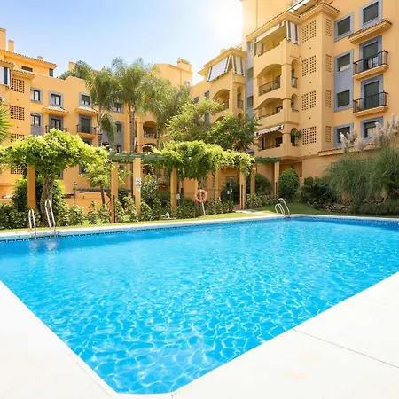 Chic Getaway דירה *